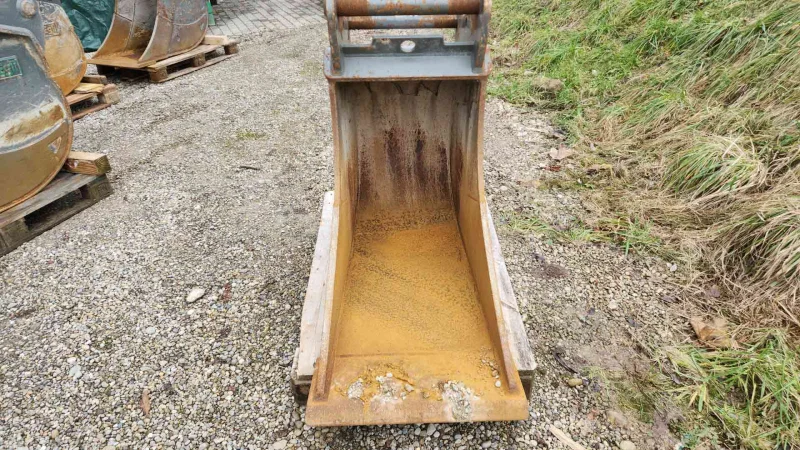 Godet de creuse tiltrotateur Egli ETL-TR 160-600 - OilQuick OQ 65