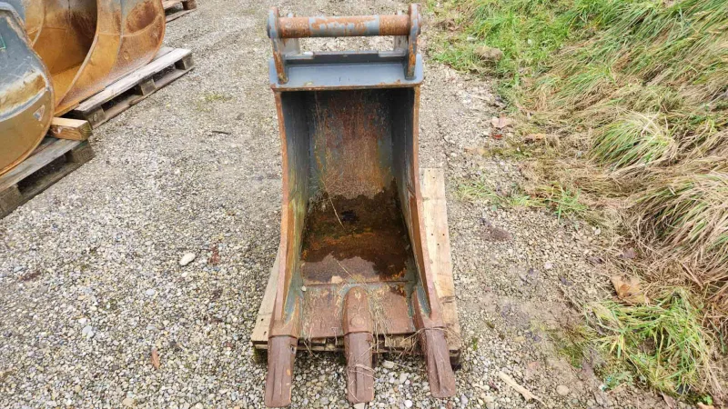 Godet de creuse tiltrotateur Egli ETL-TR 160-600 - OilQuick OQ 65