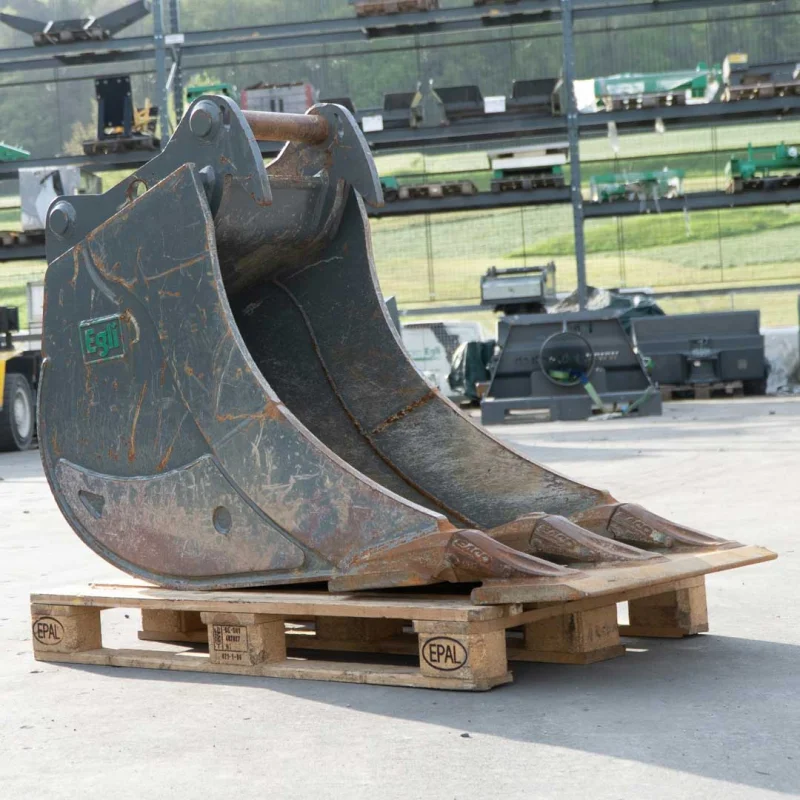 Egli Tiltrotator Tieflöffel ETL-TR 160-600 - OilQuick OQ 60