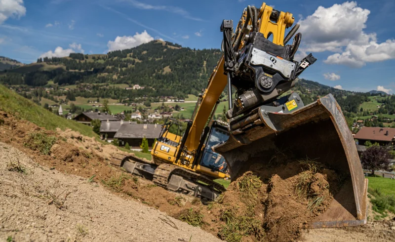 OilQuick Tiltrotatorsandwich mit Egli Profillöffel