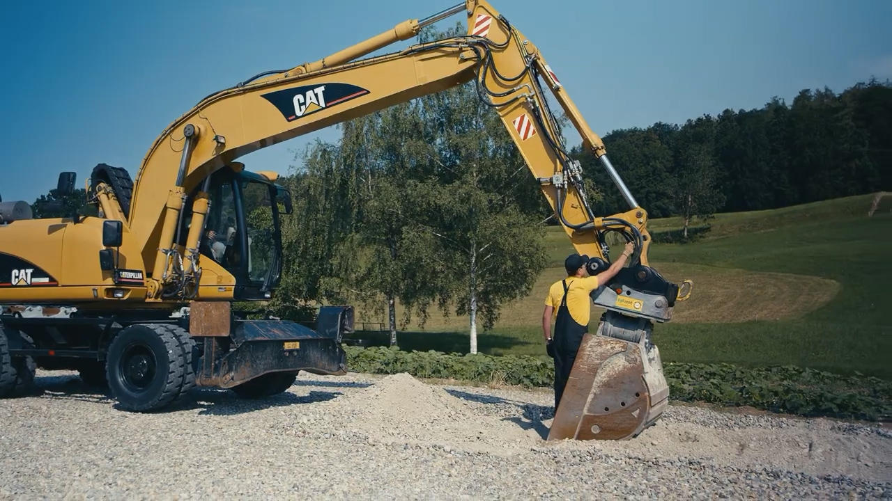 baumaschinenmechaniker-alle-sinne-einsetzen.mp4.00-00-37-04.standbild004.jpg
